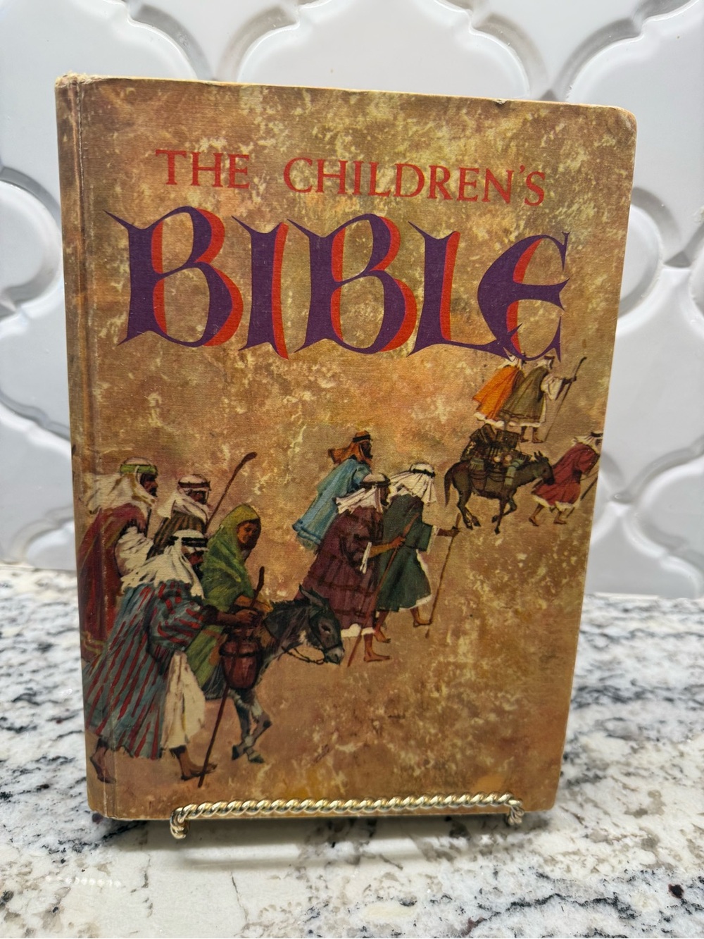 1975 The Children's Bible 22nd Printing Illustrated Bible for Kids